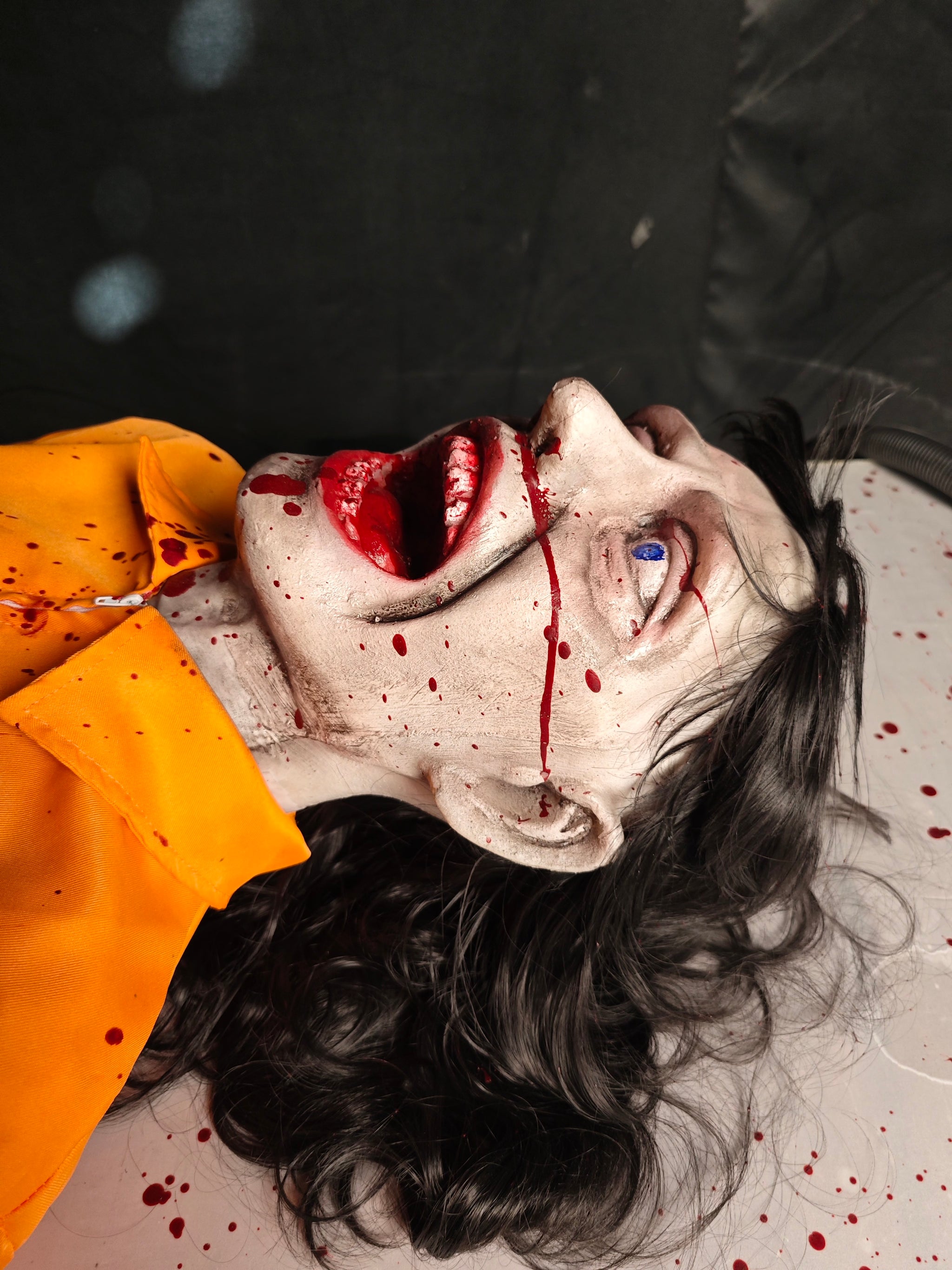 Psychiatric Patient Animatronic with Twisting Motion for Haunted House & Asylum Theme