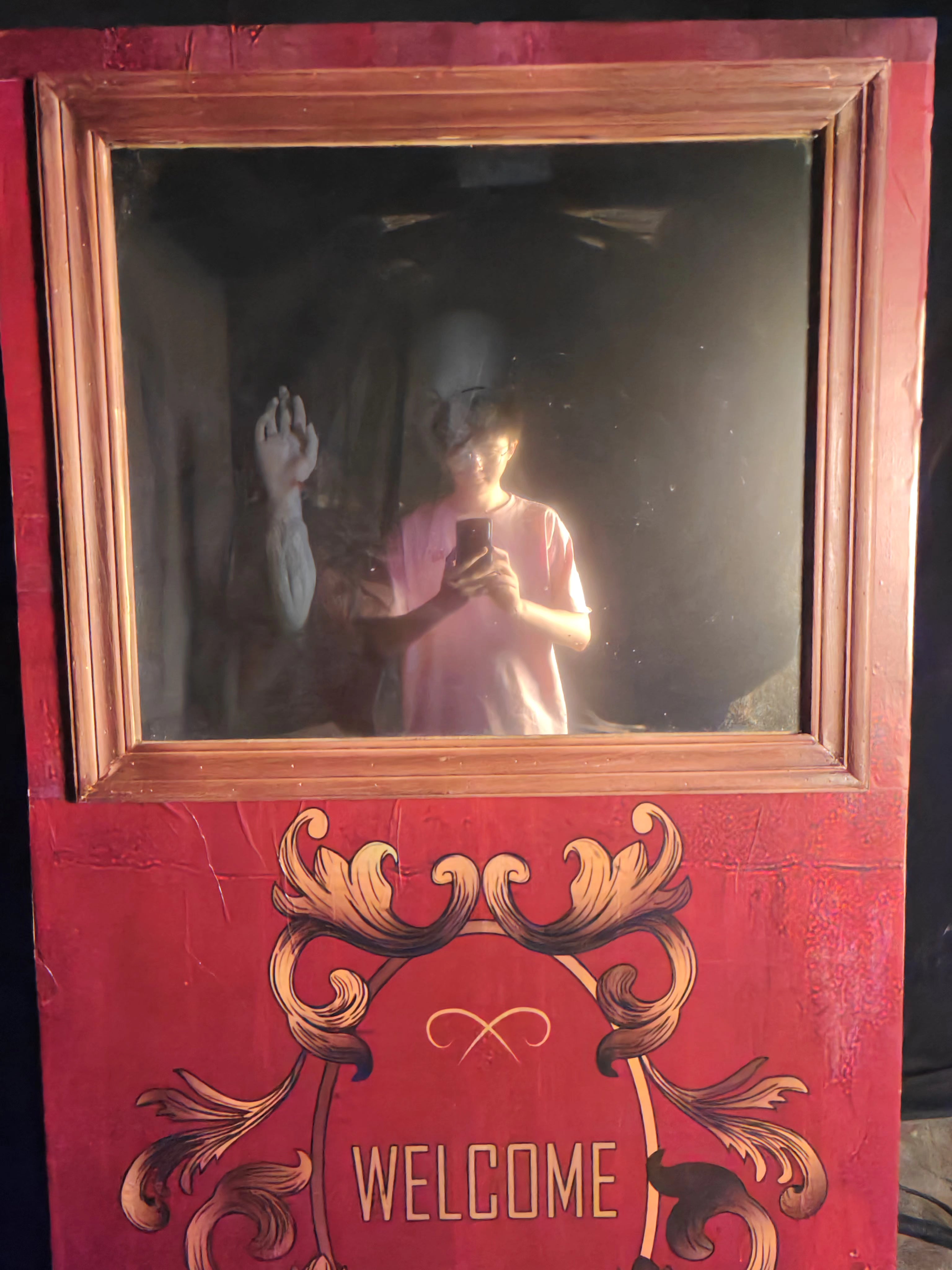 Window Jump Scare Zombie – Hidden Glass Surprise Prop-G036