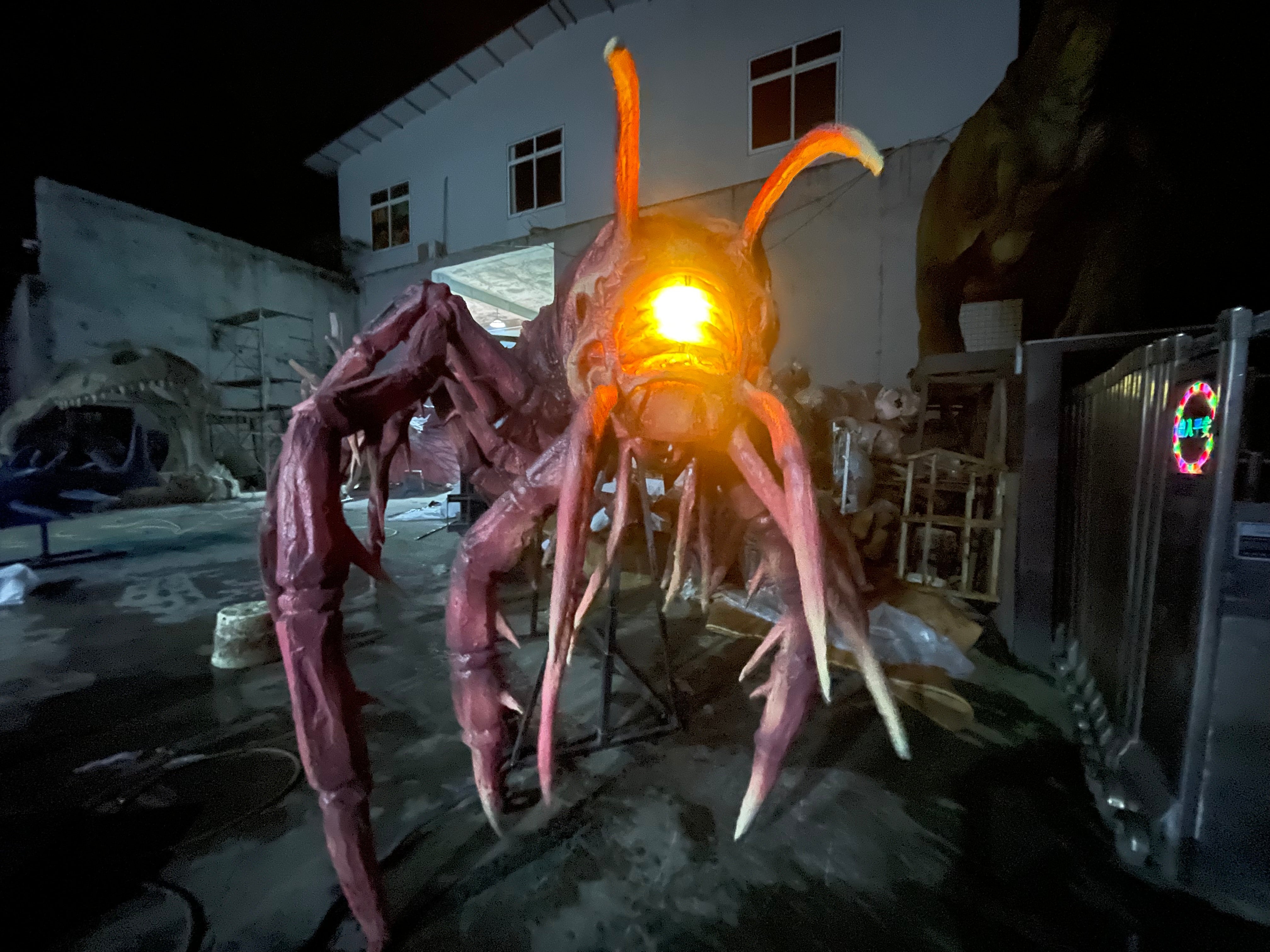 Alien Tentacle Animatronic Prop – Multi-Limbed Crawling Monster