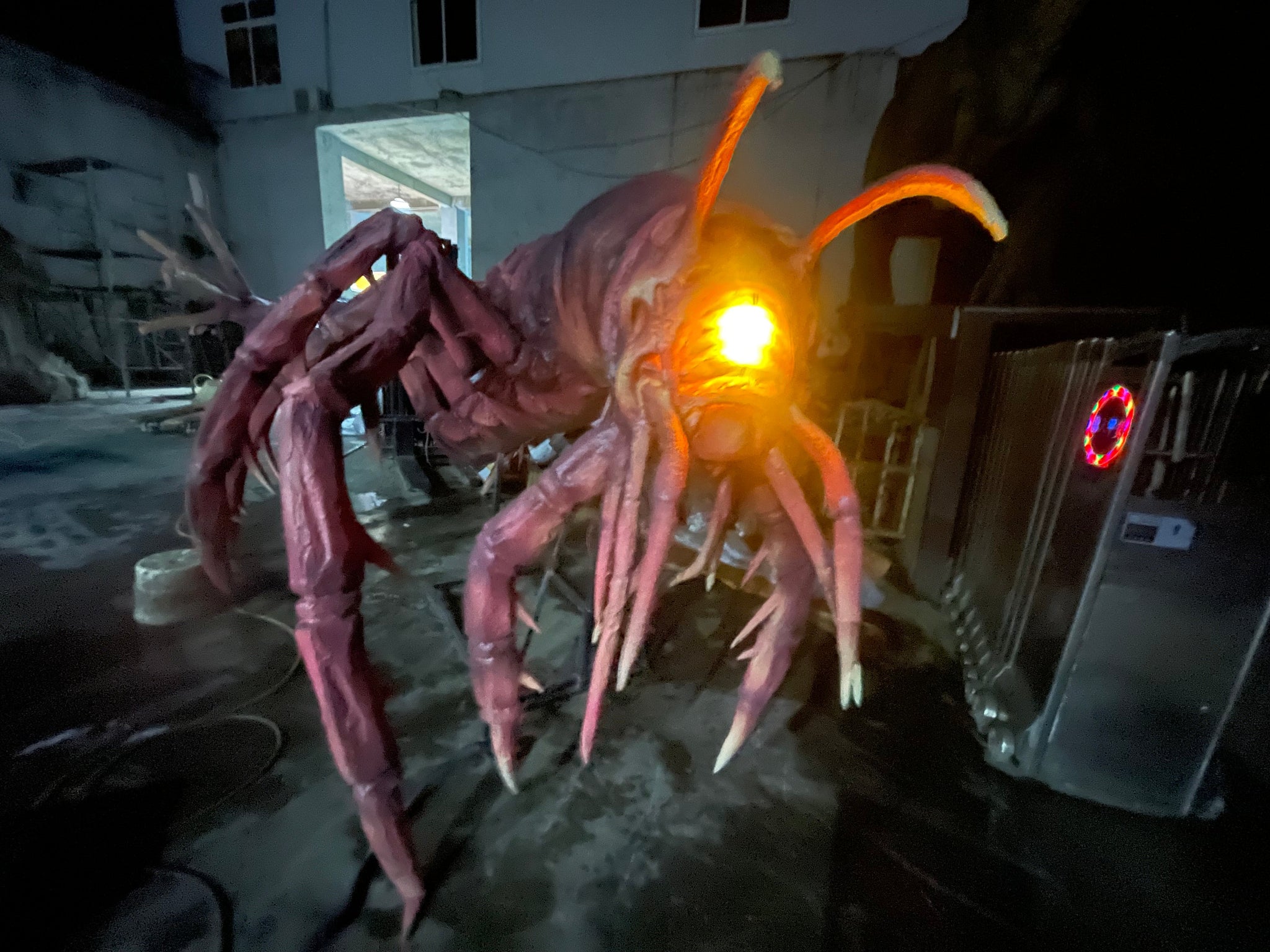 Alien Tentacle Animatronic Prop – Multi-Limbed Crawling Monster