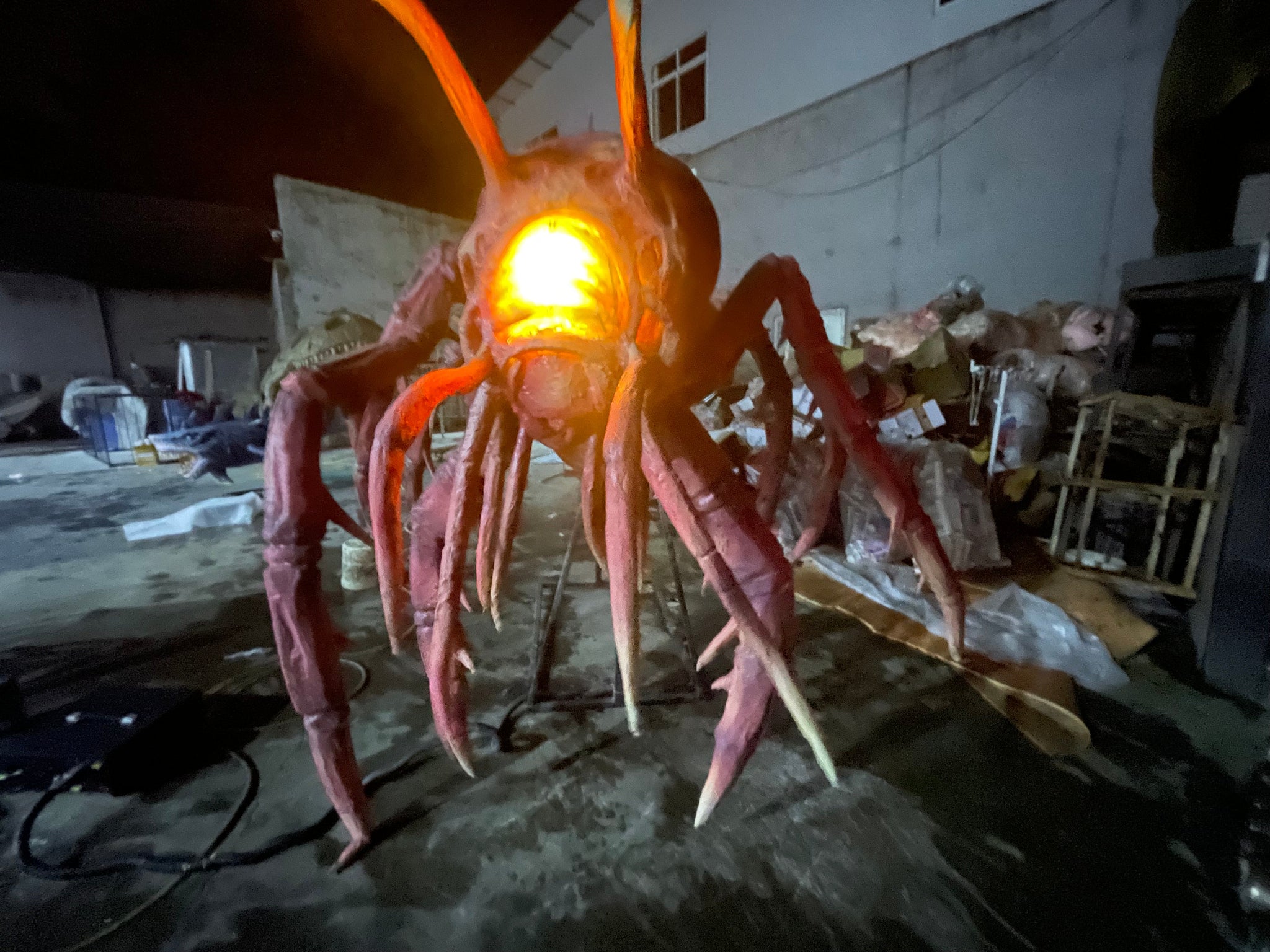 Alien Tentacle Animatronic Prop – Multi-Limbed Crawling Monster