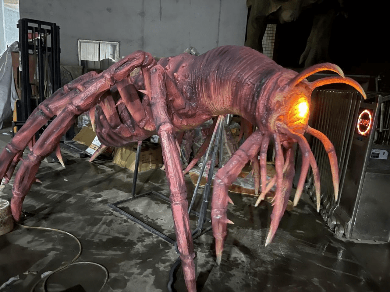 alien tentacle animatronic crawling monster haunted house prop