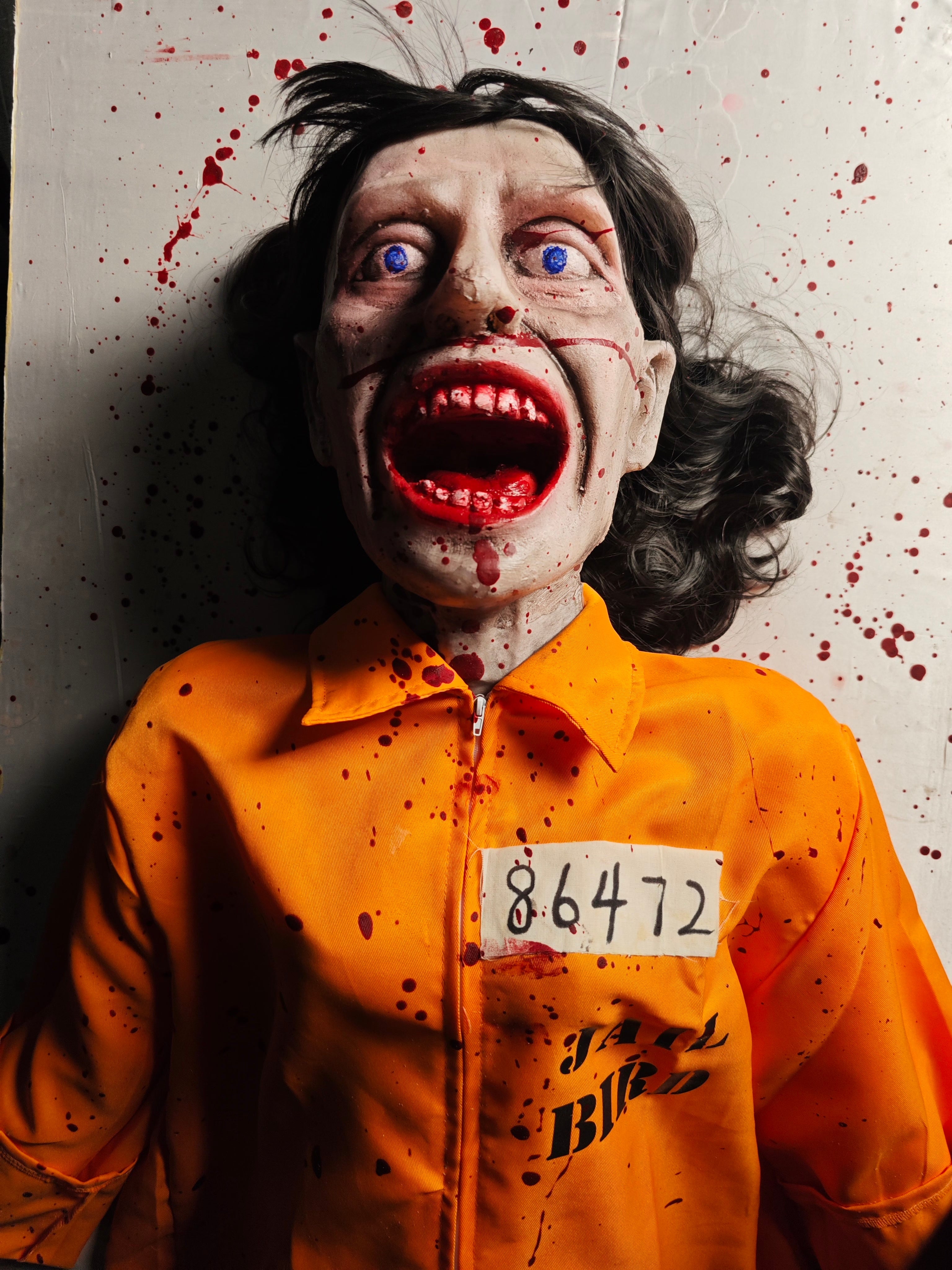 Psychiatric Patient Animatronic with Twisting Motion for Haunted House & Asylum Theme