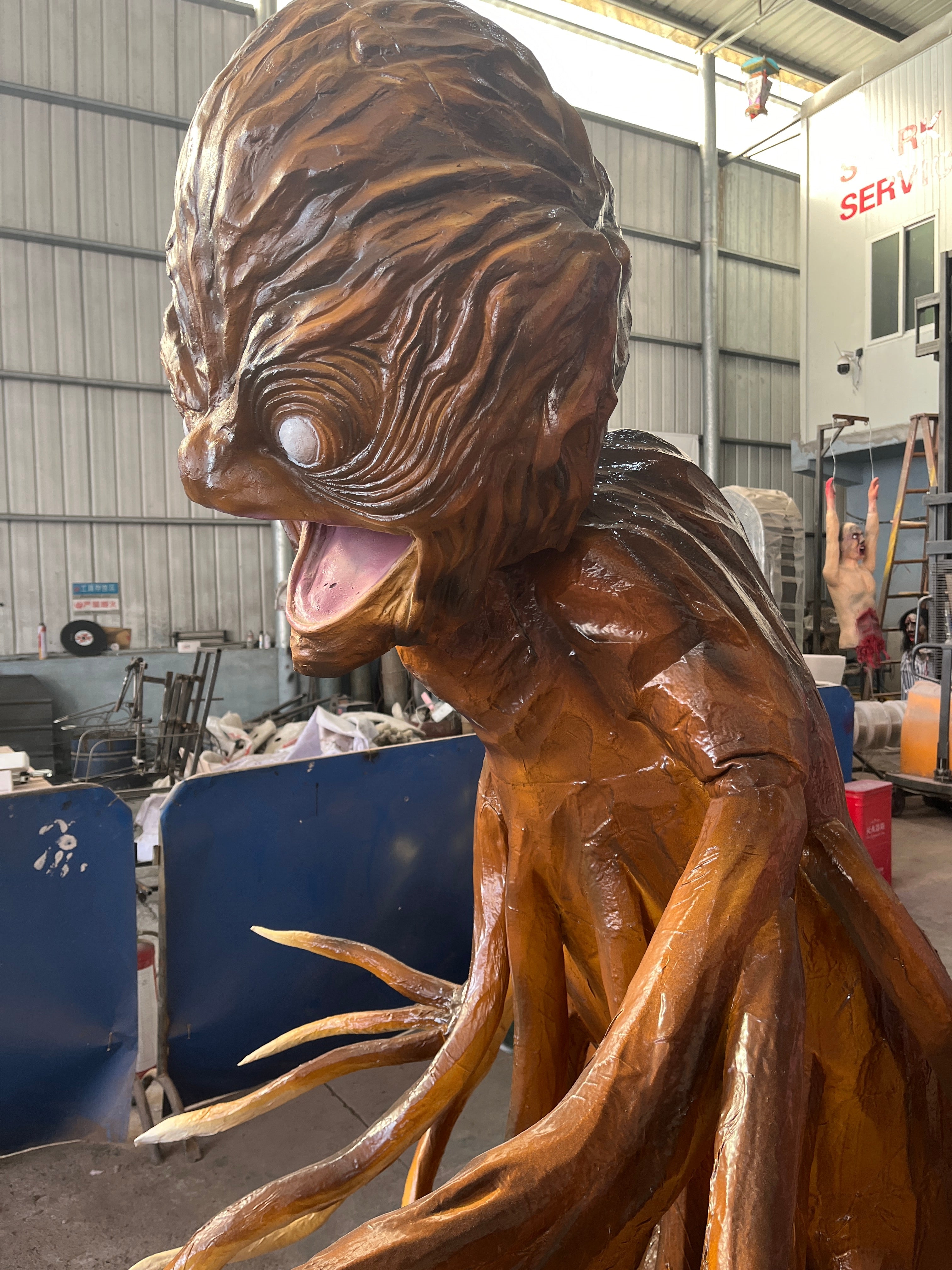 White Alien Squid Animatronic – Creepy Tentacle Monster-G111