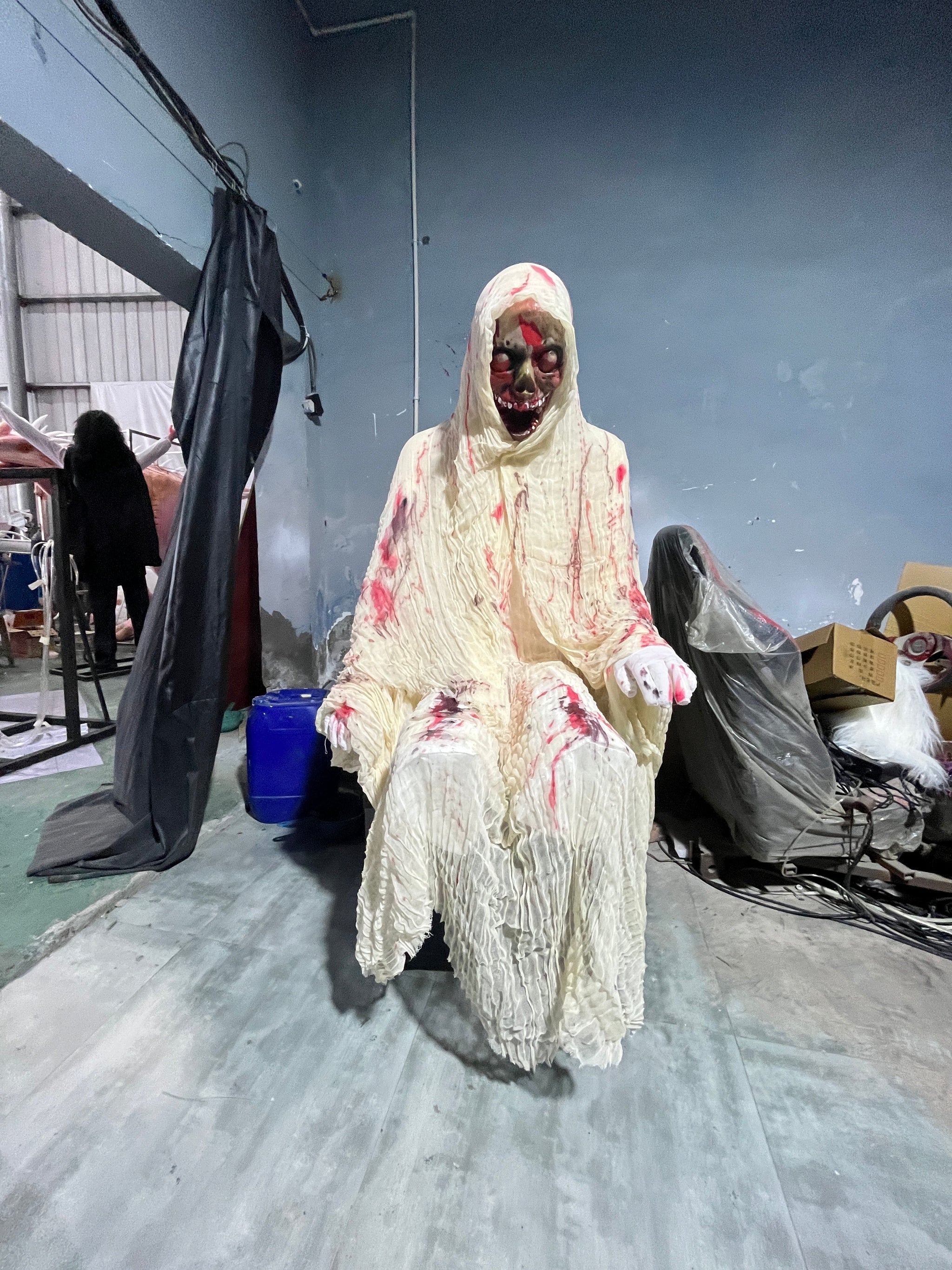 White Robe Skeleton Animatronic – Hooded Horror Prop