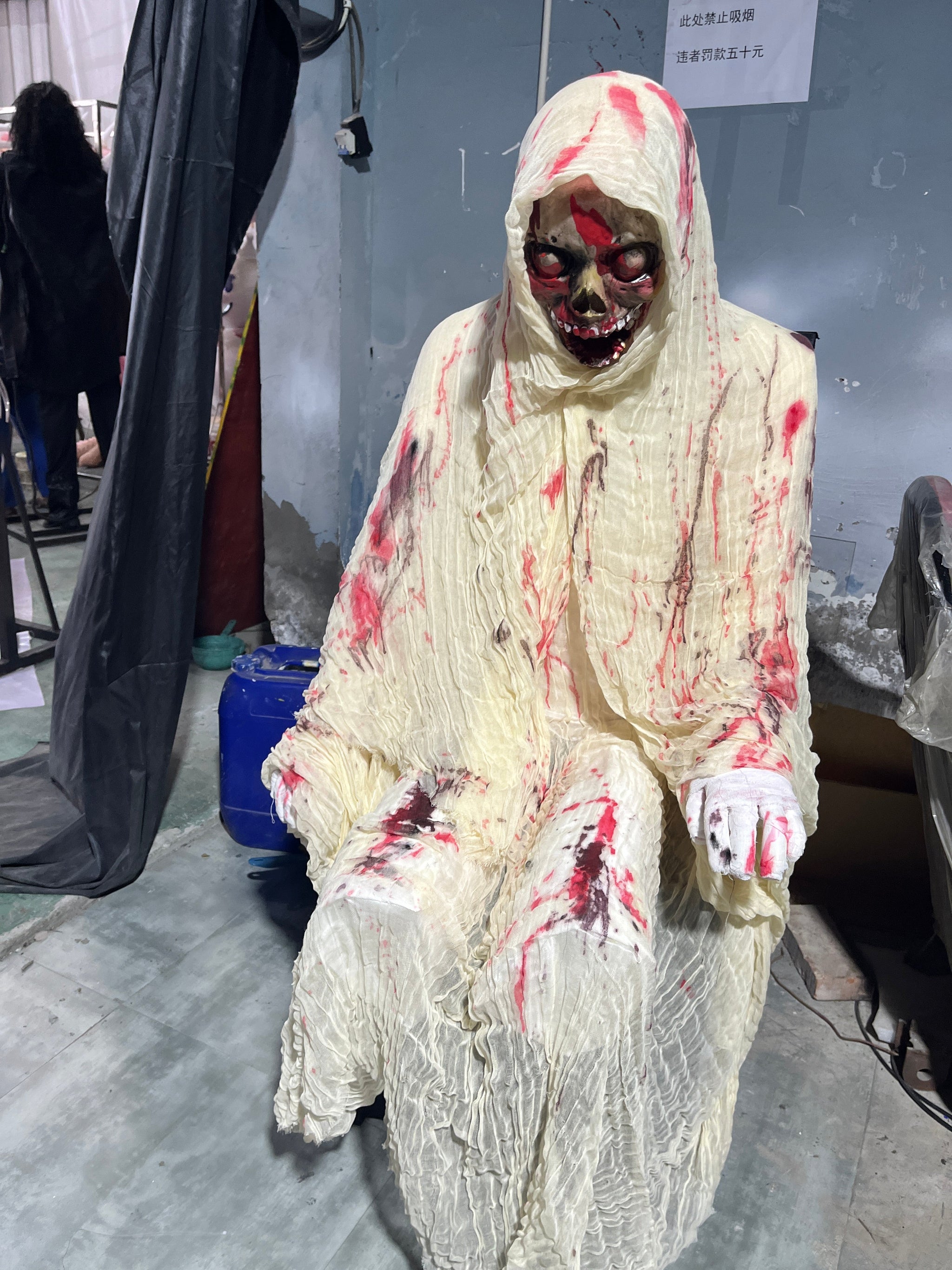 White Robe Skeleton Animatronic – Hooded Horror Prop
